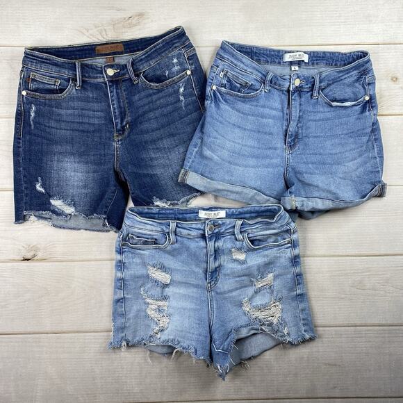 Lot Of 3 Judy Blue Denim Shorts Sz L Distressed Stretch Denim Cuffed Fringe - Picture 1 of 16
